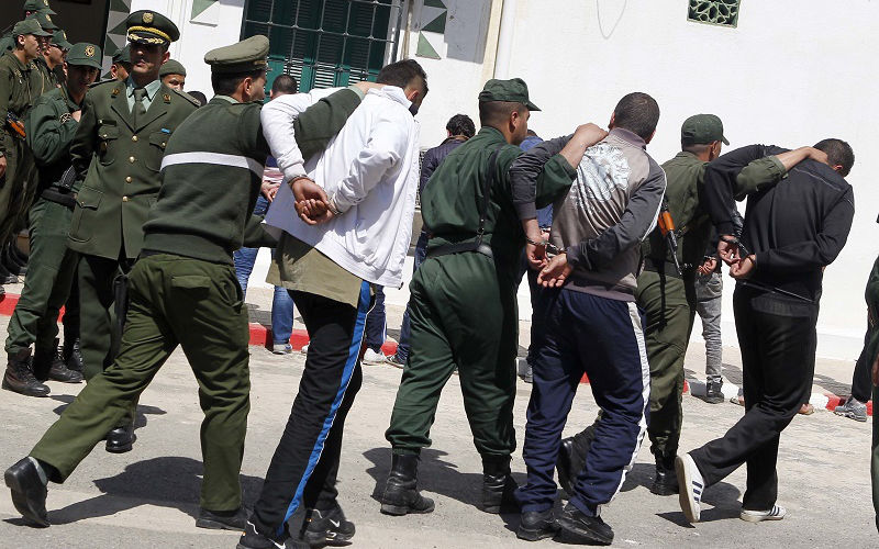 Algeria Arrests 25 Migrants, Including 24 Moroccans, in Human Trafficking Crackdown