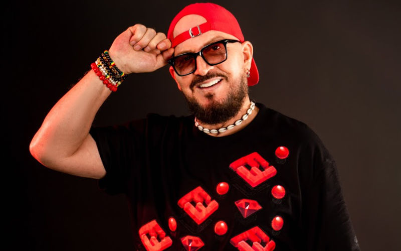 Algerian Singer's Morocco Concert Sparks Outrage Over Past Remarks
