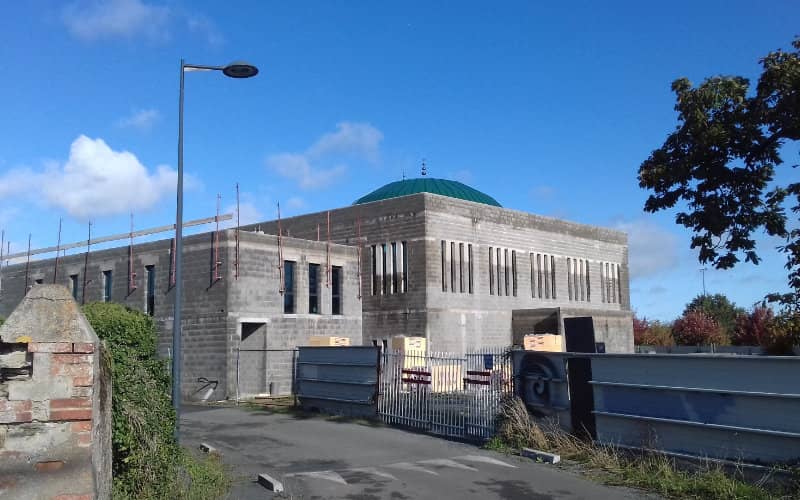 Angers Mosque Transfer to Morocco Sparks Controversy and Legal Scrutiny