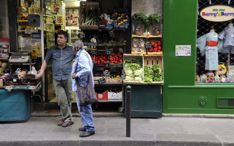 Arab Grocers in France: Podcast Explores Lives Behind the Counter