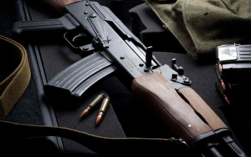 Armed Gang with Kalashnikovs Sparks Terror in Nador, Morocco