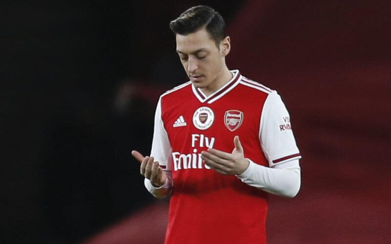 Arsenal's Mesut Özil Donates $98,000 to Aid 114,000 During Ramadan Crisis