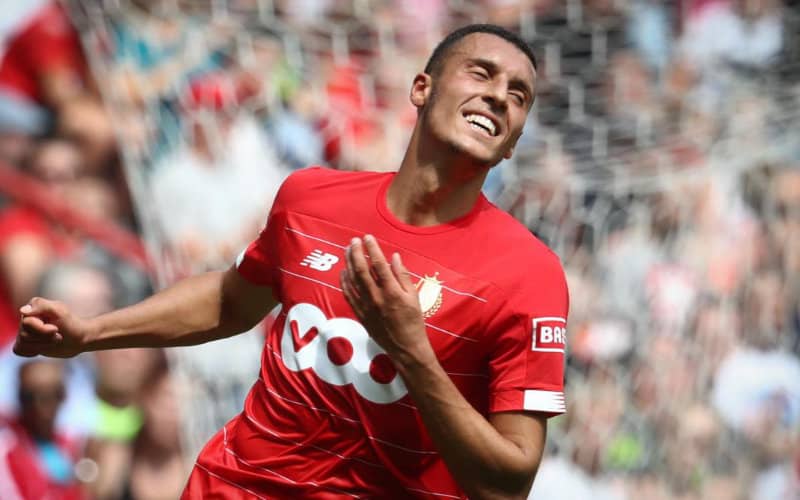 Moroccan Midfielder Selim Amallah Wins Top Honor for Arab Players in Belgian League