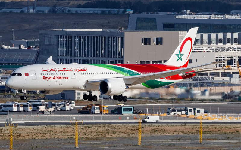 Moroccan Court Dissolves Pilots' Association in Royal Air Maroc Legal Battle