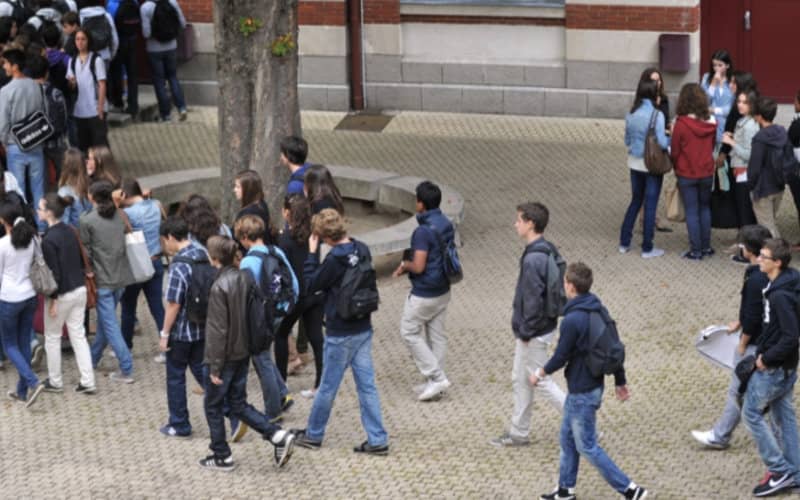 Jewish Leaders Call for Protection of Muslim Children Amid French Terror Investigations