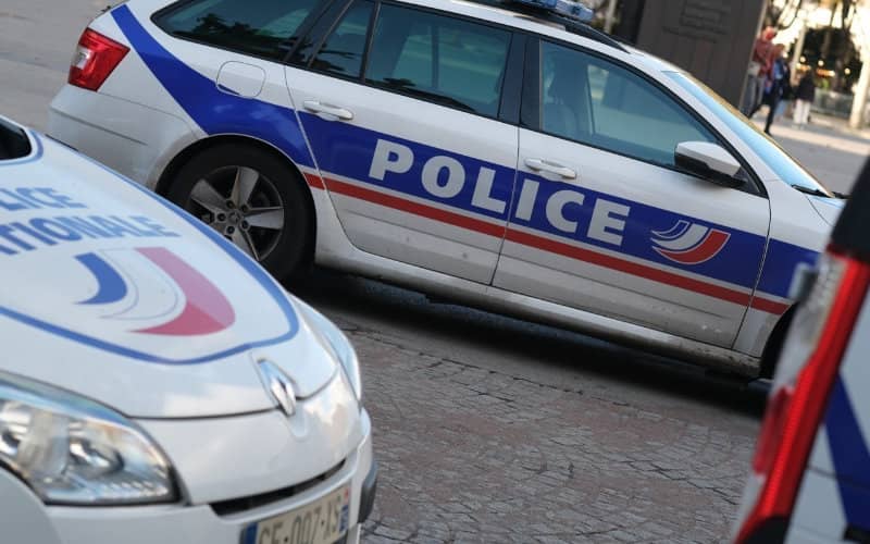 Muslim Man Assaulted Over Christmas Photos; Three Suspects Questioned in Belfort