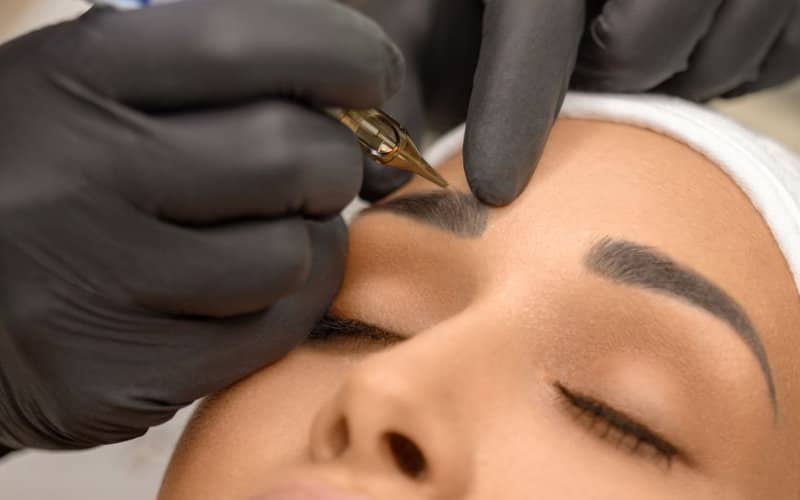 Health Risks Exposed: Unregulated Beauty Treatments in Agadir Salons Raise Concerns