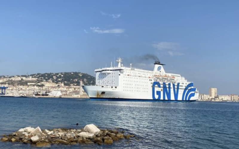 Stranded Moroccan Traders Sleep in Vans as France-Morocco Ferry Routes Close