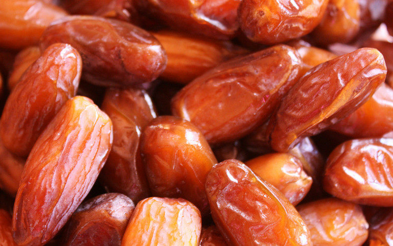 Moroccan Social Media Campaign Urges Boycott of Algerian Dates Ahead of Ramadan