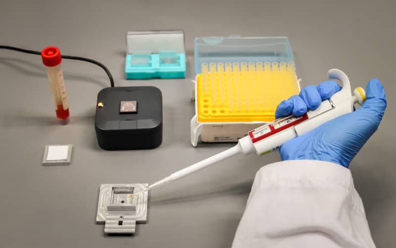 Moroccan Scientists Develop 20-Second Covid Test Using AI and Infrared Technology