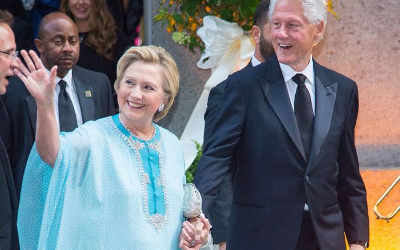 Hillary Clinton Dons Moroccan Caftan, Sparks Social Media Buzz