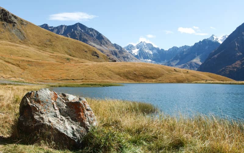 Moroccan Man Drowns in Prohibited Lake Near Avignon, France
