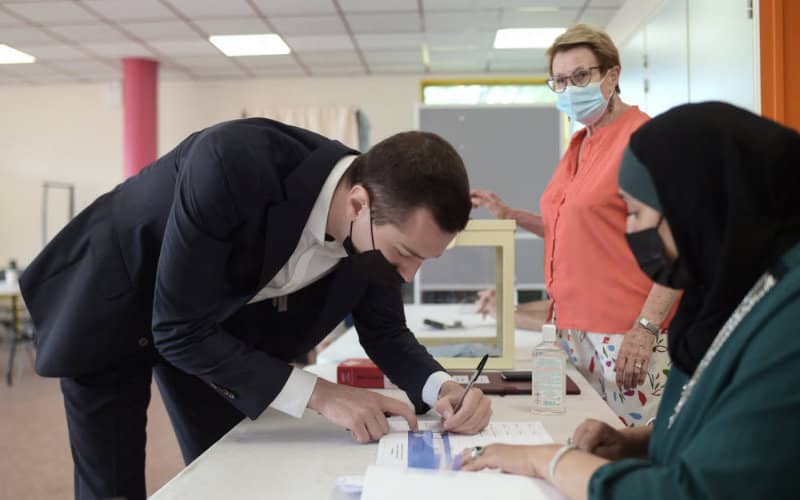 French Lawmakers Reject Ban on Religious Symbols at Polling Stations