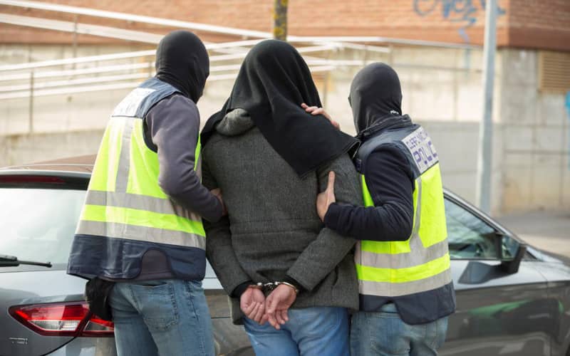 Moroccan Man Faces Prison for Allegedly Robbing Injured Victim in Salou