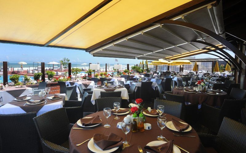 Morocco's Food Service Industry Seeks Recovery Plan Amid Gradual Reopening