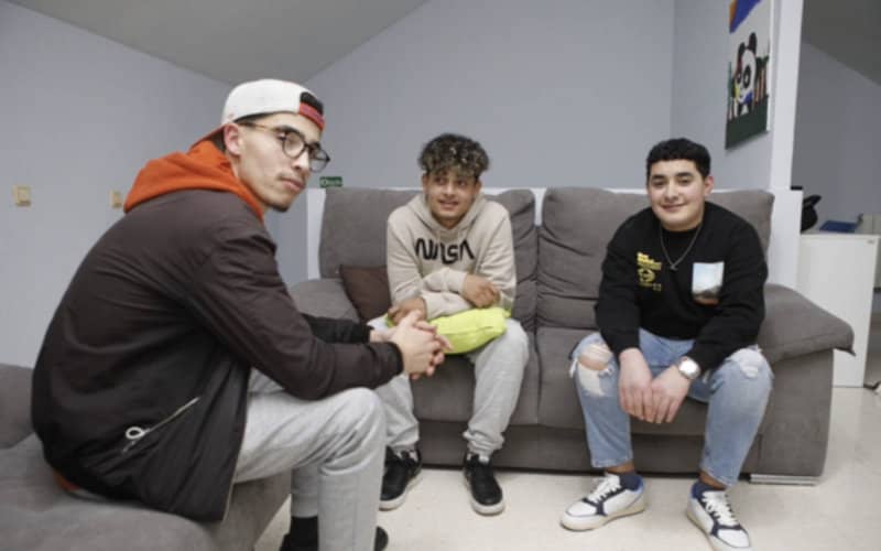 Young Moroccan Immigrants Share Struggles and Dreams in Spain