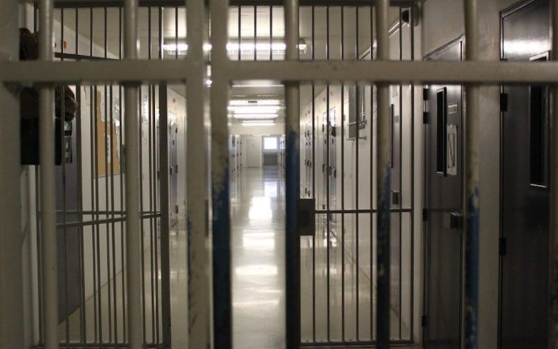 Moroccan Inmates Make Up Largest Foreign Group in French Prisons, New Data Shows