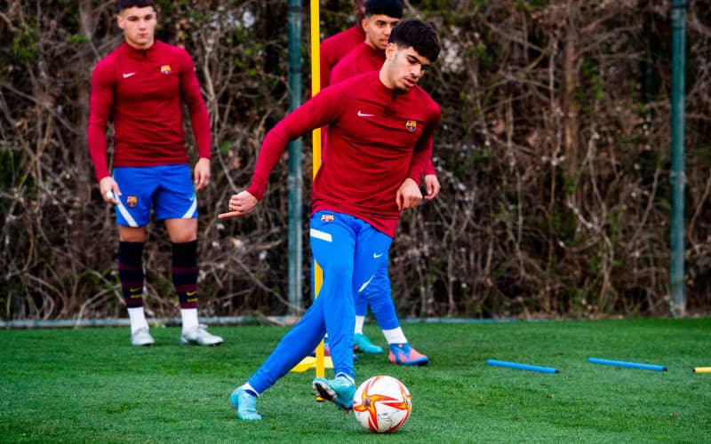 Barcelona Eyes Ez Abde for First Team Amid Raphinha Transfer Uncertainty
