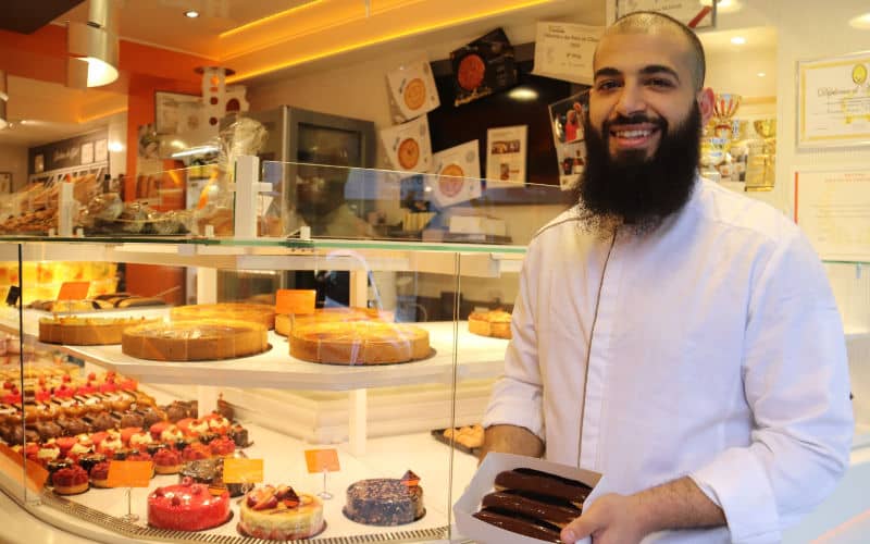 Award-Winning Algerian-French Pastry Chef Overcomes Adversity to Excel in Île-de-France