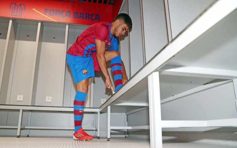 Barcelona Signs Promising Moroccan Winger Ezzalzouli to B Team