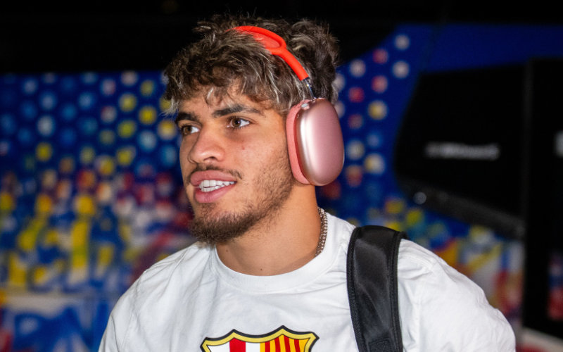 Barcelona's Abdessamad Ezzalzouli Faces Uncertain Future Amid Transfer Speculation