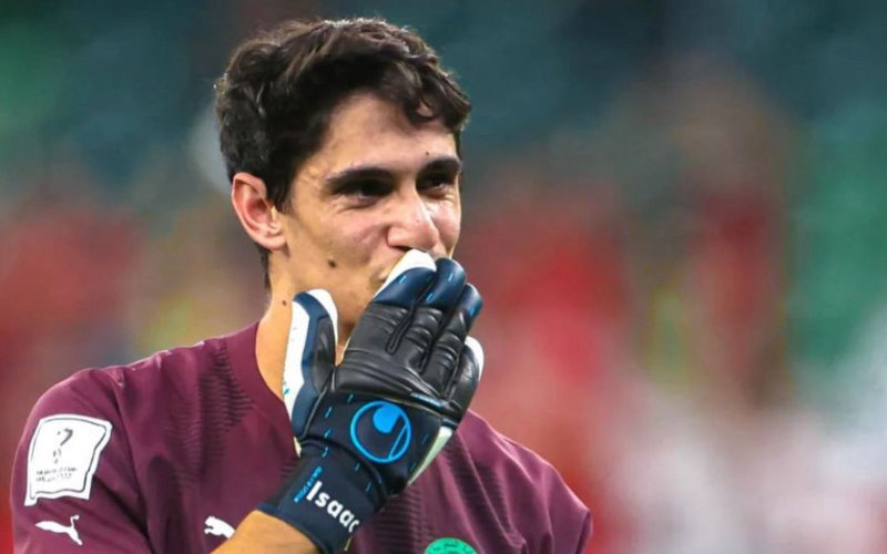 Bayern Munich Eyes Moroccan Goalkeeper Yassine Bounou as Potential Signing