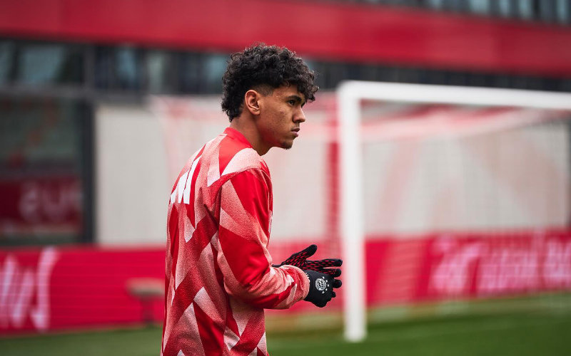 Bayern Munich Eyes Moroccan Prospect Adam Aznou for First-Team Promotion
