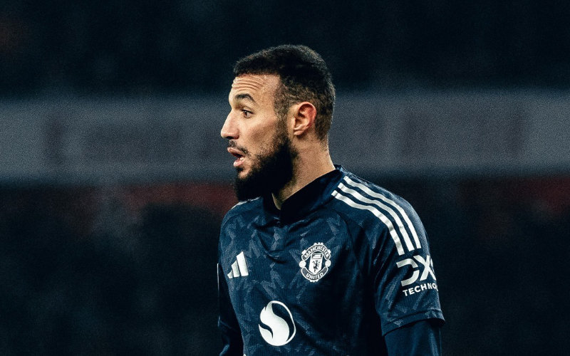 Bayern Munich's Mazraoui Exits Match at Old Trafford Due to Family Emergency