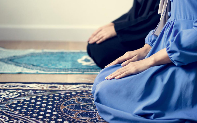 Belgian Muslims Adapt Ramadan Practices Amid Curfews and Time Change