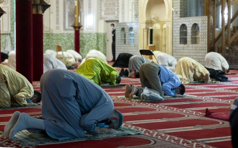 Belgium Mandates Masks in Mosques Amid COVID-19 Surge