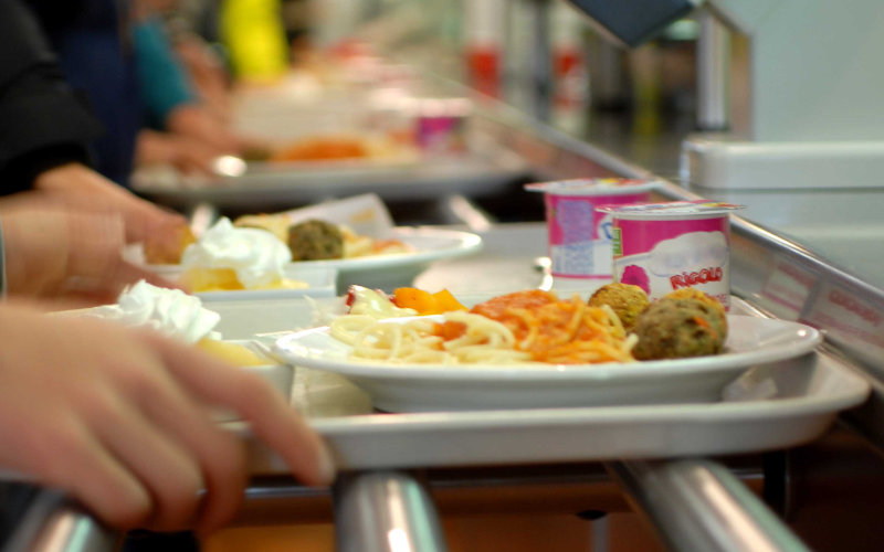 Bordeaux School's Halal Menu Sparks Secularism Debate in France