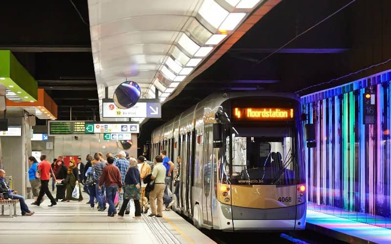 Brussels Government Upholds STIB Decision in Hijab Discrimination Case