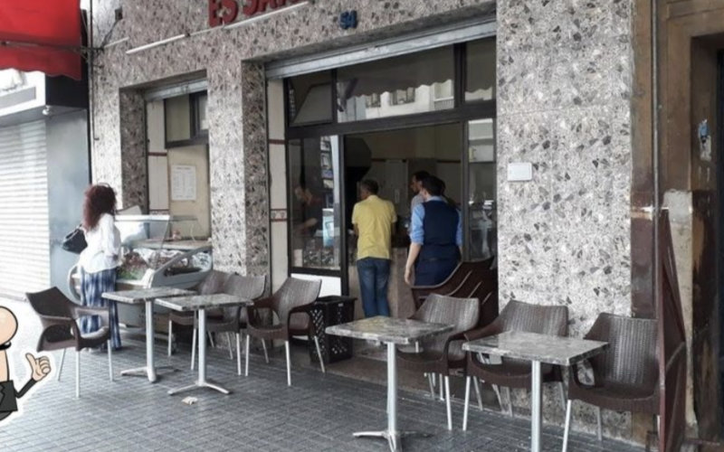 Casablanca Authorities Crack Down on Illegal Café Terraces, Owners Protest