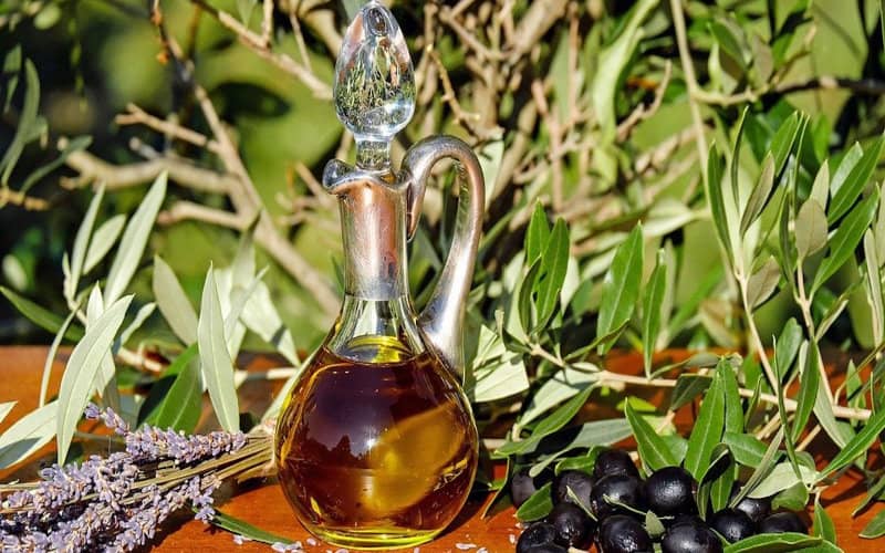 Casablanca Police Seize Suspicious Olive Oil Sold for 1 Dirham, Launch Investigation