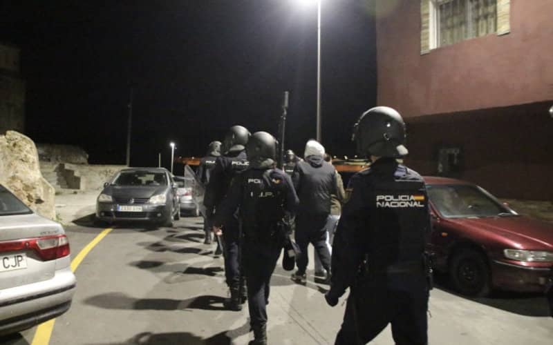 Ceuta Police Officers Injured in Stone-Throwing Attack During Raid