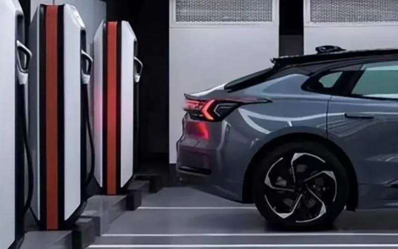 A Chinese industrial company seeks to control 80 % of an automobile plant in Morocco with French group ACOME