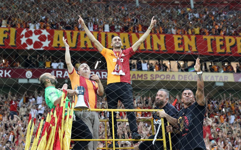 Competition for Hakim Ziyech at Galatasaray
