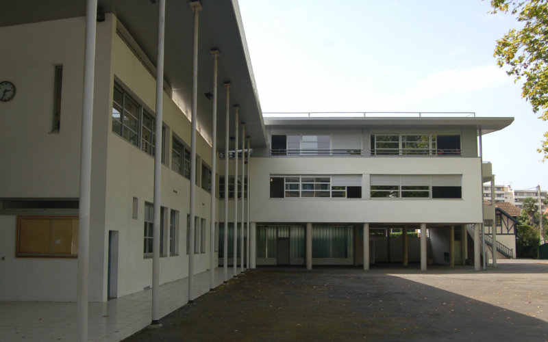 Controversy Erupts Over Alleged Muslim Prayer Room at French School