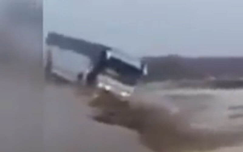 Death Toll Rises to 28 in Errachidia Bus Tragedy as Rescuers Find Another Body