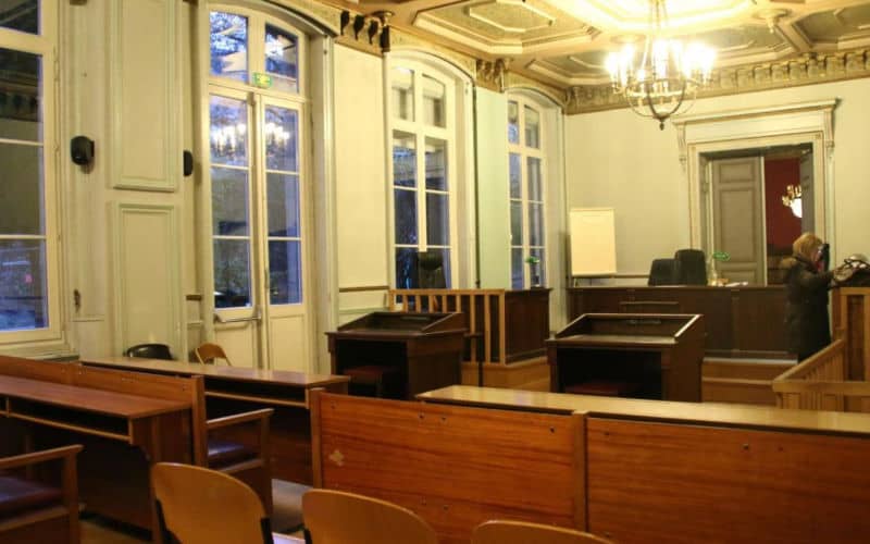 Domestic Violence Case Near Valenciennes: Moroccan Man Sentenced to 8 Months in Prison