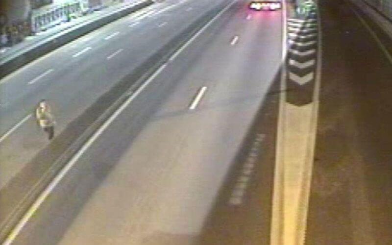 Driver Sought in Fatal Hit-and-Run on Paris Highway; Police Appeal for Witnesses