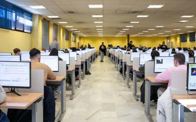 Driving licenses in Spain: Moroccans caught using spy glasses worth €2,500
