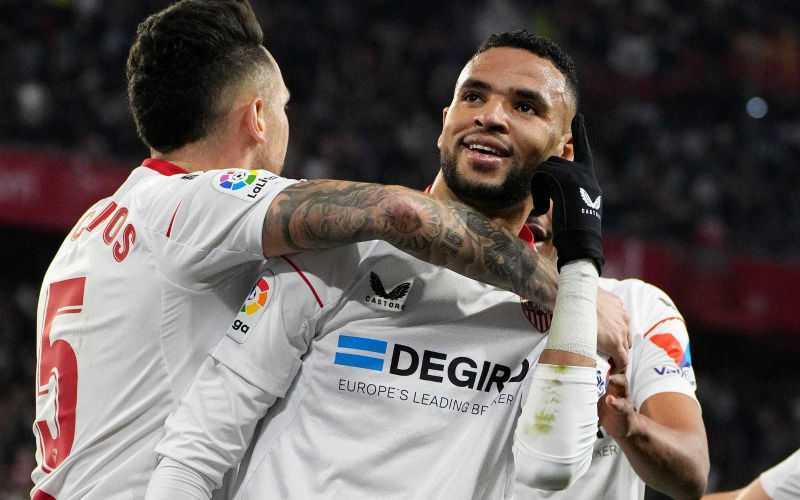 En-Nesyri's Double Propels Sevilla to 3-0 Victory Over 10-Man Elche in La Liga