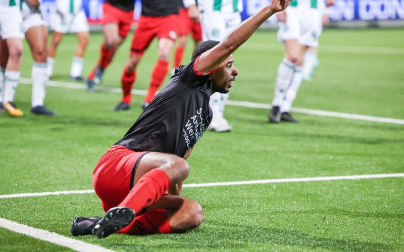 Excelsior Rotterdam Strips Captain's Armband from Player Who Refused OneLove Support
