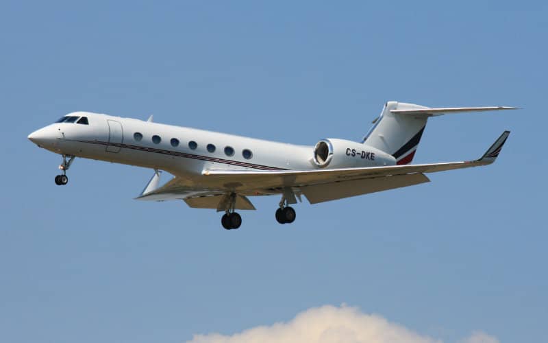 Exclusive: Private Jets Skirt Morocco's Border Closure, Raising Health Concerns