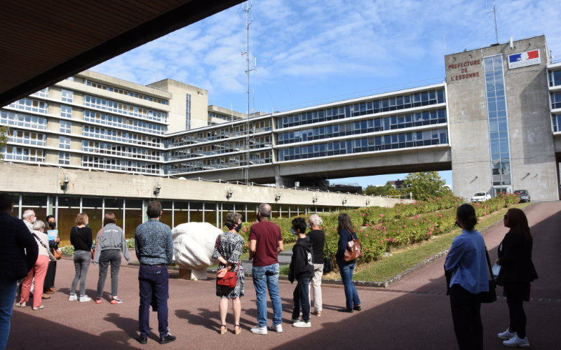 Families Seeking Reunification Face Years-Long Delays in French Prefecture