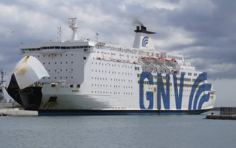 Ferry Delays Spark False Rumors of Sète Port Closure Amid COVID-19 Concerns