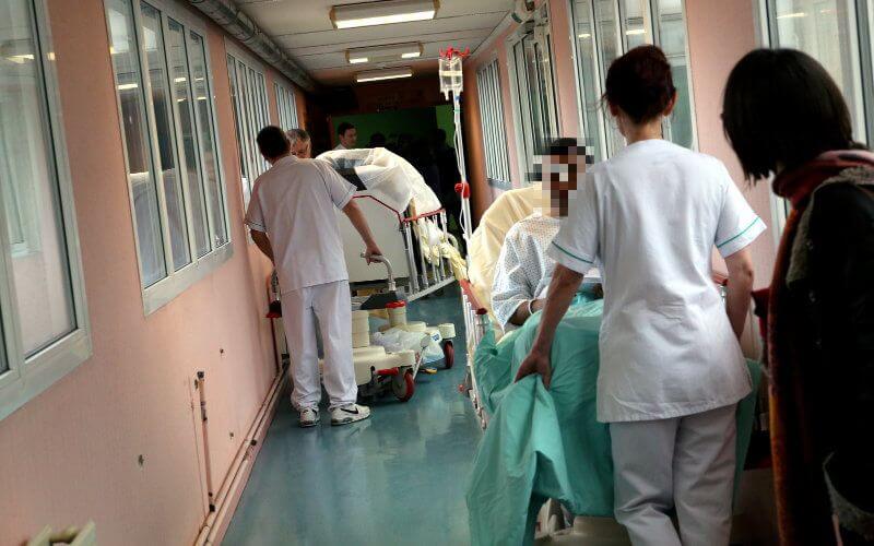 Foreign-Trained Doctors on COVID-19 Frontlines Push for Full Integration in French Healthcare System