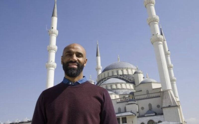 Former Soccer Star Kanouté Raises $1M for First Mosque in Seville Since 14th Century