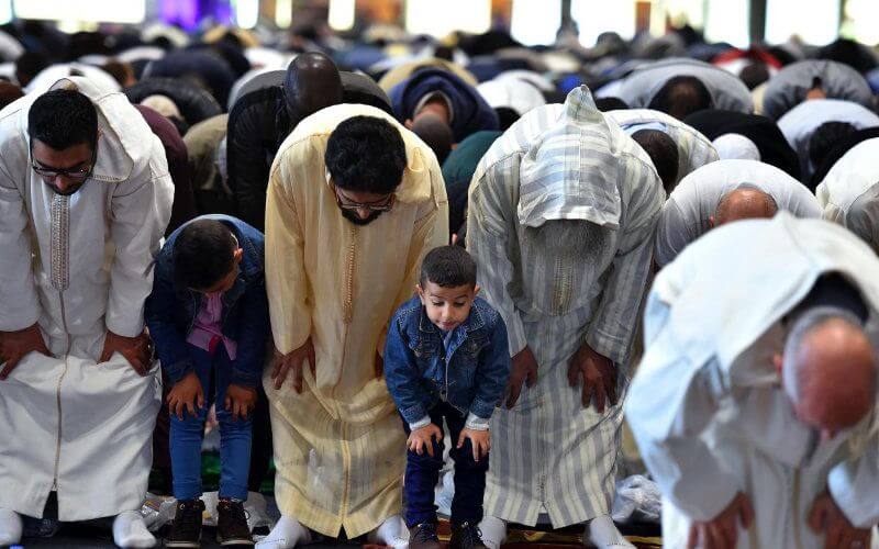France Allows Religious Services to Resume with COVID-19 Precautions